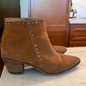 Lucky ankle boots